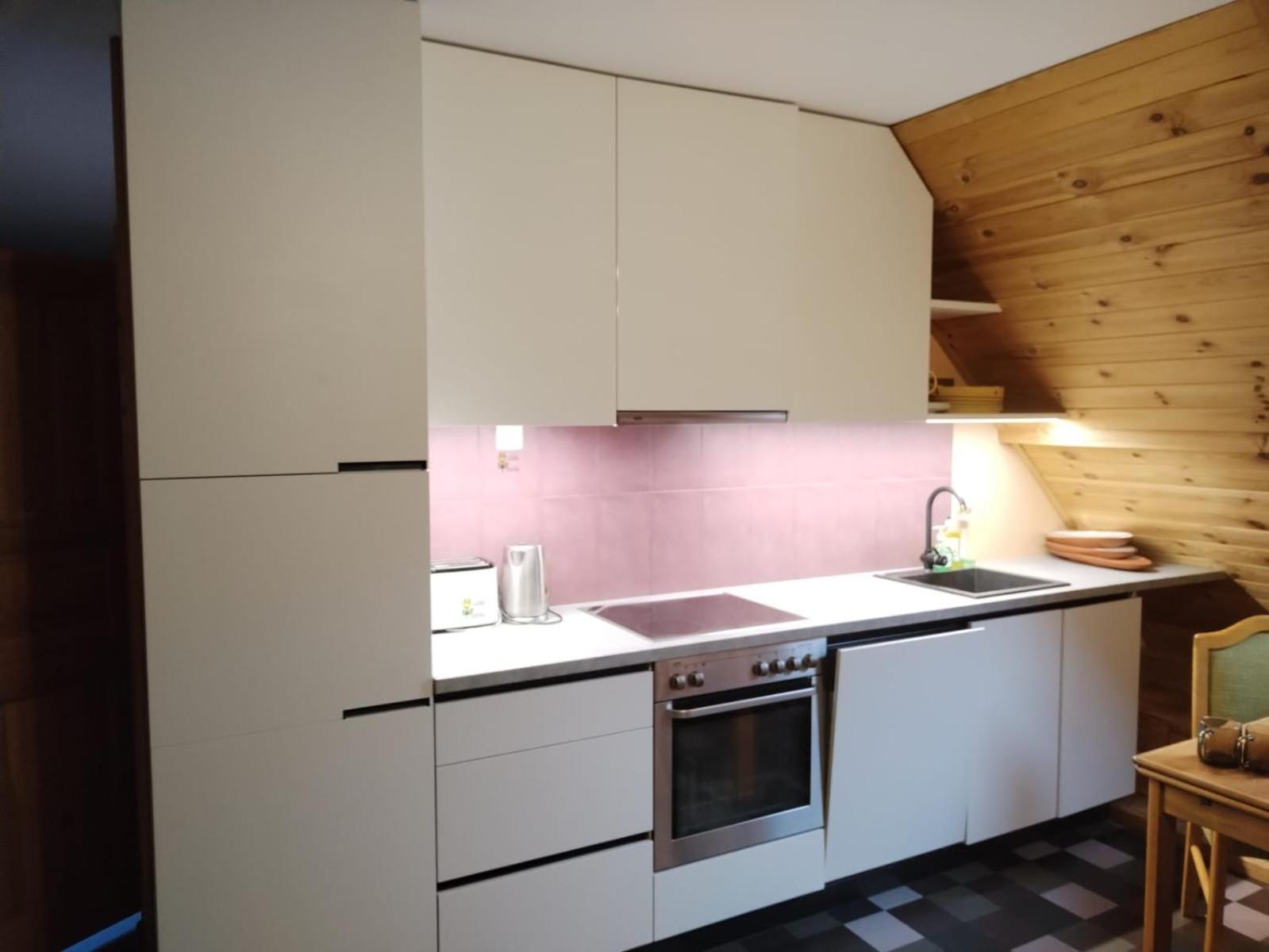 Guest House Pitagi Kosrags Екстер'єр фото