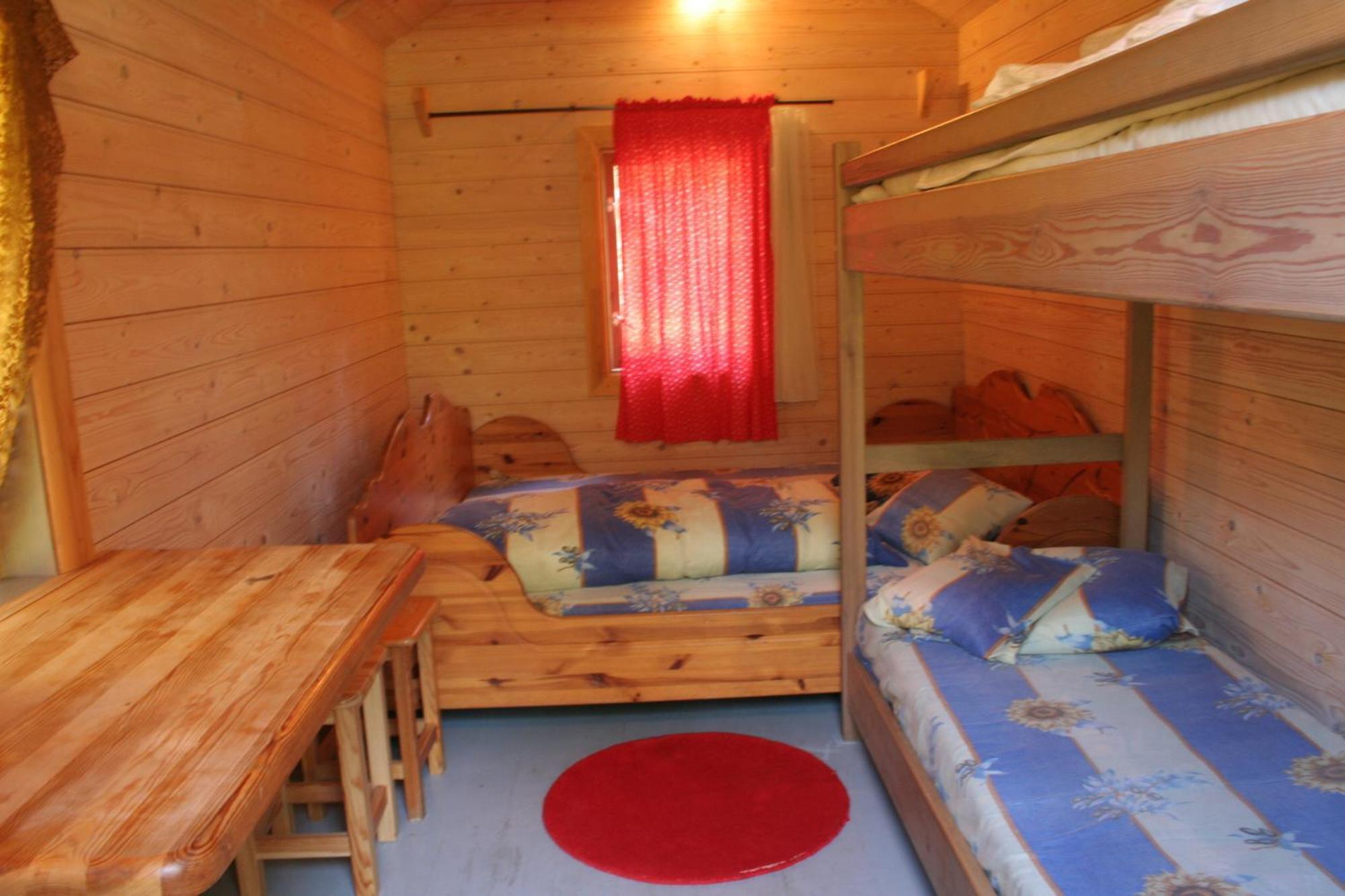 Guest House Pitagi Kosrags Екстер'єр фото