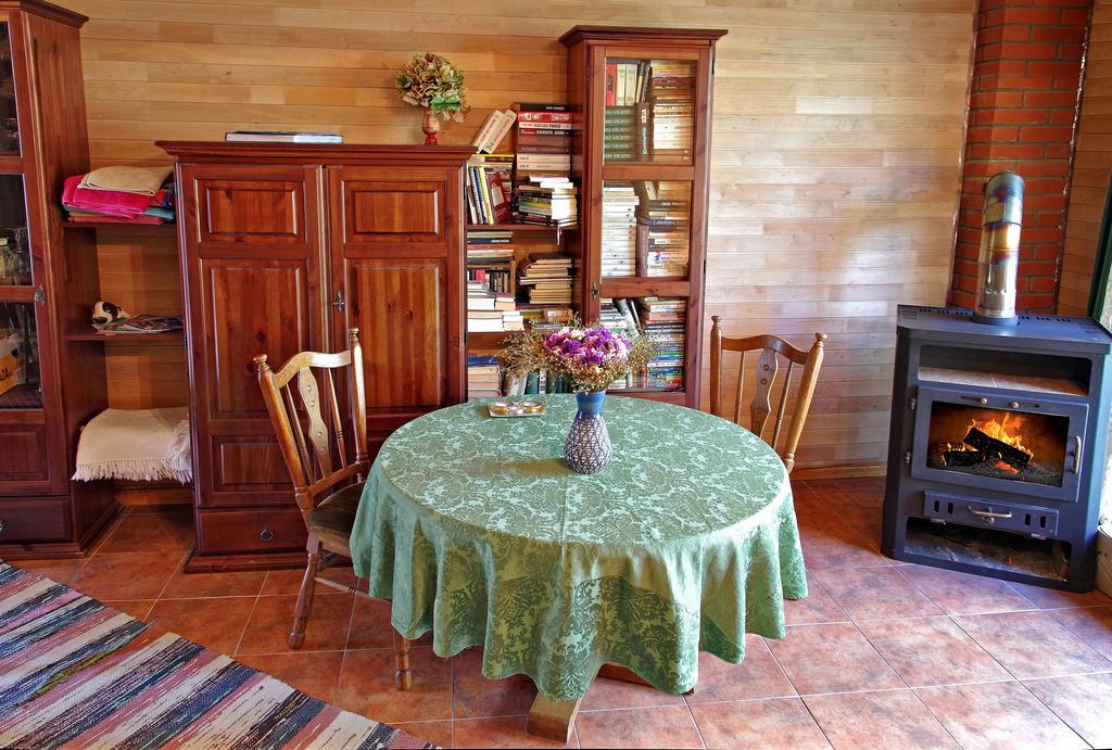 Guest House Pitagi Kosrags Екстер'єр фото
